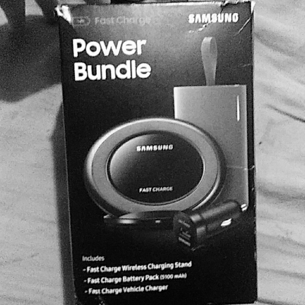 Wireless phone charger